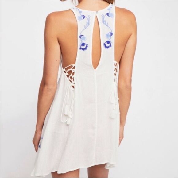 Free People NWOT White and Blue Embroidered Dress Sz M - Picture 6 of 11